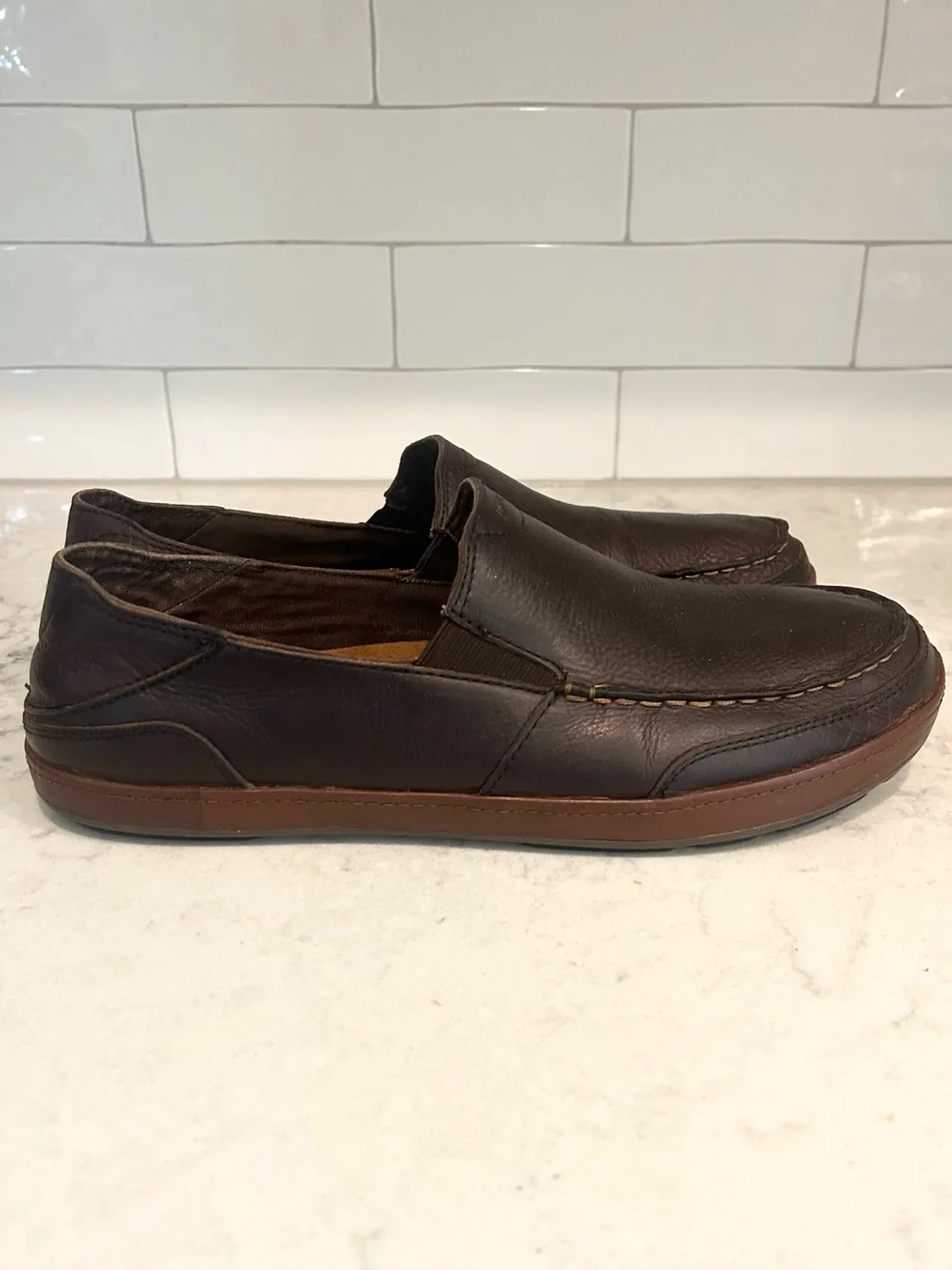 OluKai Moloa Men’s 12 Brown Full Grain Leather Slip On Loafers Moc Toe